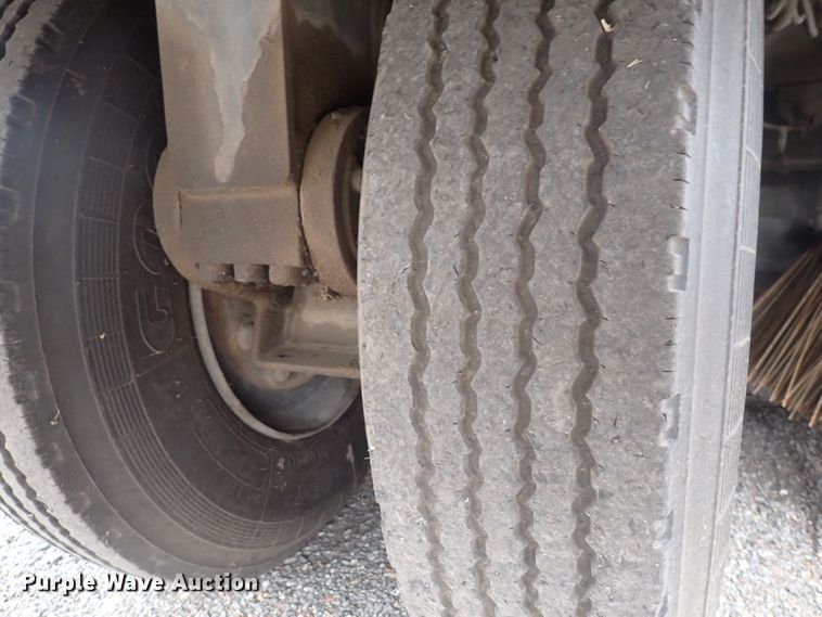 image for item DJ5602 2015 Global M3  street sweeper