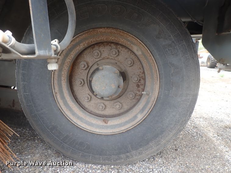 image for item DJ5602 2015 Global M3  street sweeper