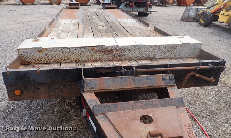 image for item DJ5603 2003 Etnyre CFA-10T  equipment trailer