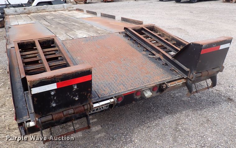 image for item DJ5603 2003 Etnyre CFA-10T  equipment trailer