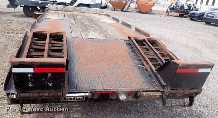 image for item DJ5603 2003 Etnyre CFA-10T  equipment trailer