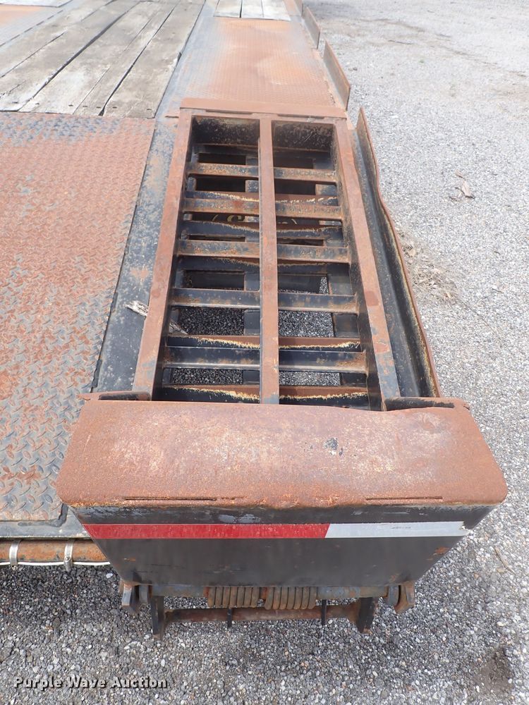 image for item DJ5603 2003 Etnyre CFA-10T  equipment trailer