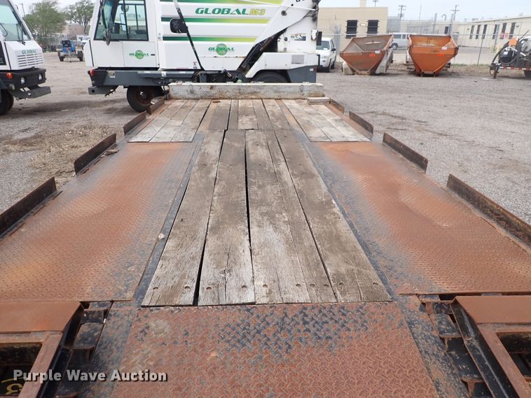 image for item DJ5603 2003 Etnyre CFA-10T  equipment trailer
