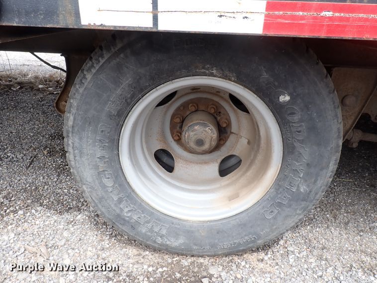 image for item DJ5603 2003 Etnyre CFA-10T  equipment trailer