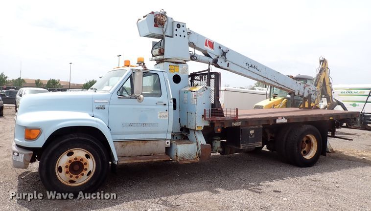 image for item DJ5604 1996 Ford F800  crane truck