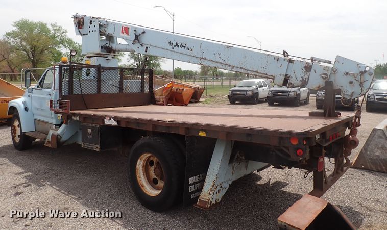 image for item DJ5604 1996 Ford F800  crane truck
