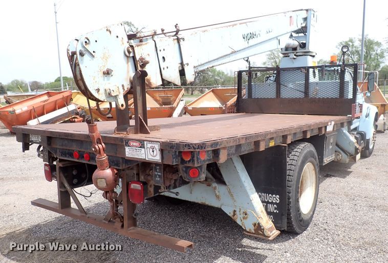 image for item DJ5604 1996 Ford F800  crane truck