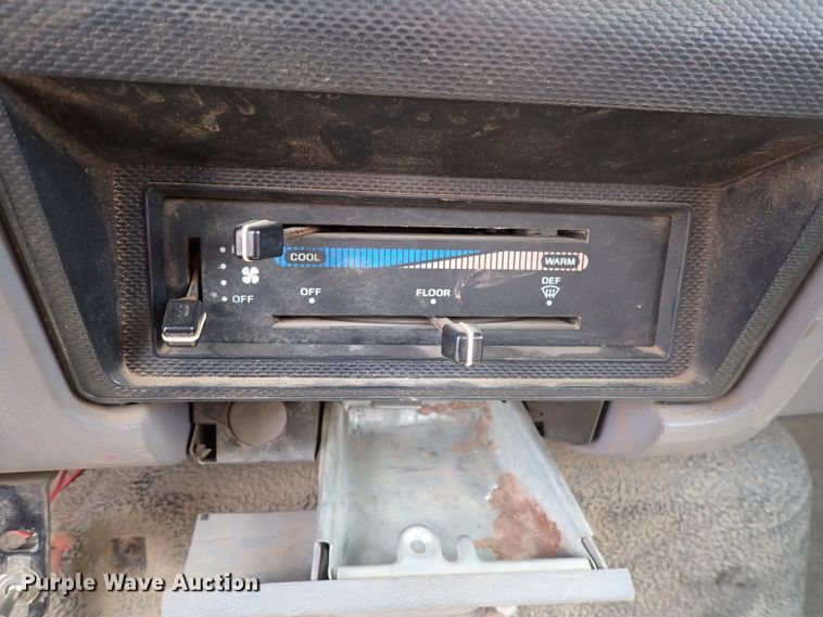 image for item DJ5604 1996 Ford F800  crane truck