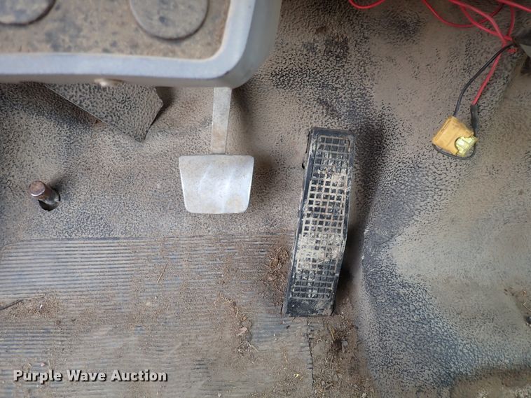 image for item DJ5604 1996 Ford F800  crane truck