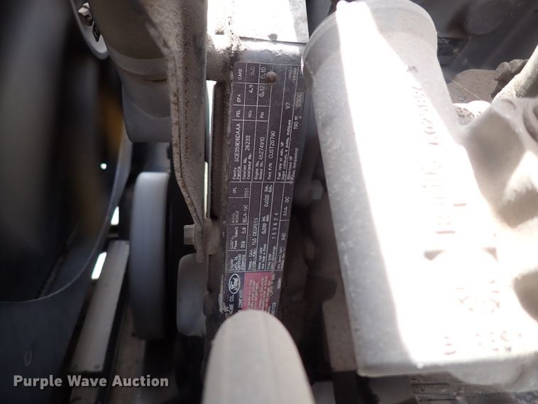 image for item DJ5604 1996 Ford F800  crane truck