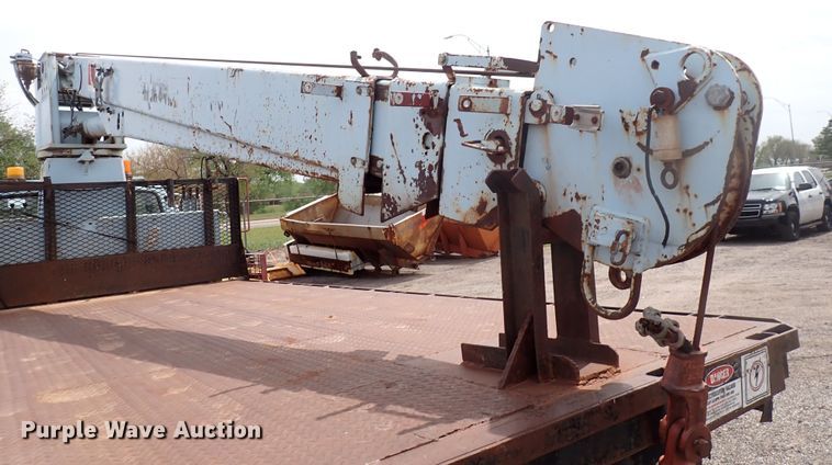 image for item DJ5604 1996 Ford F800  crane truck