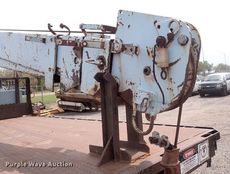 image for item DJ5604 1996 Ford F800  crane truck