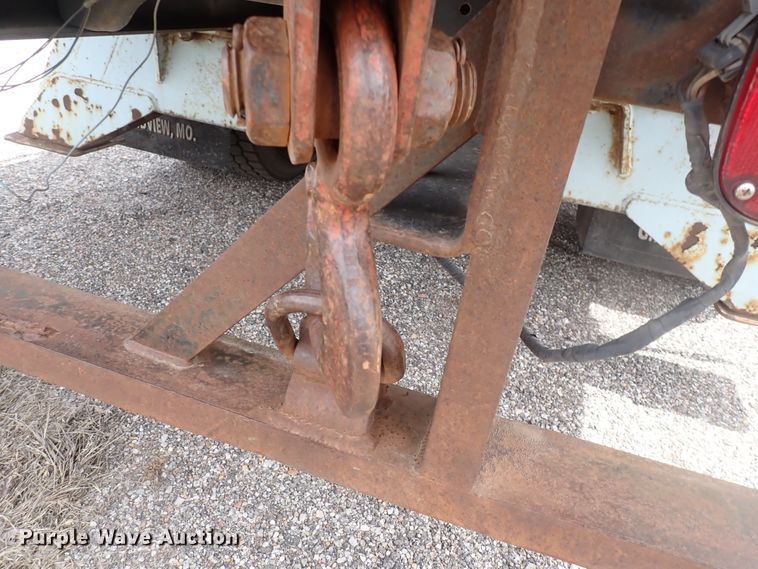 image for item DJ5604 1996 Ford F800  crane truck