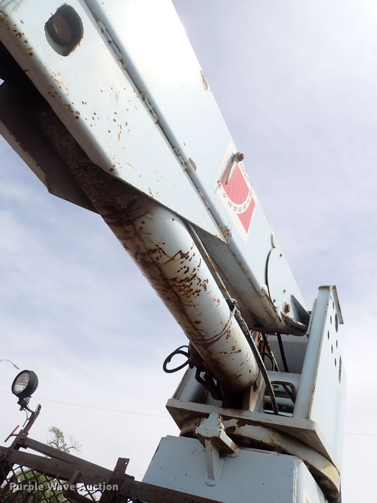 image for item DJ5604 1996 Ford F800  crane truck