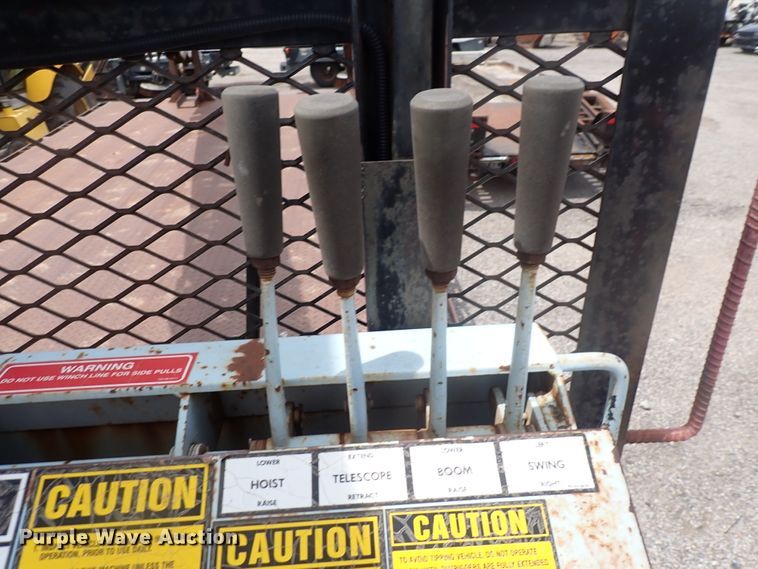 image for item DJ5604 1996 Ford F800  crane truck