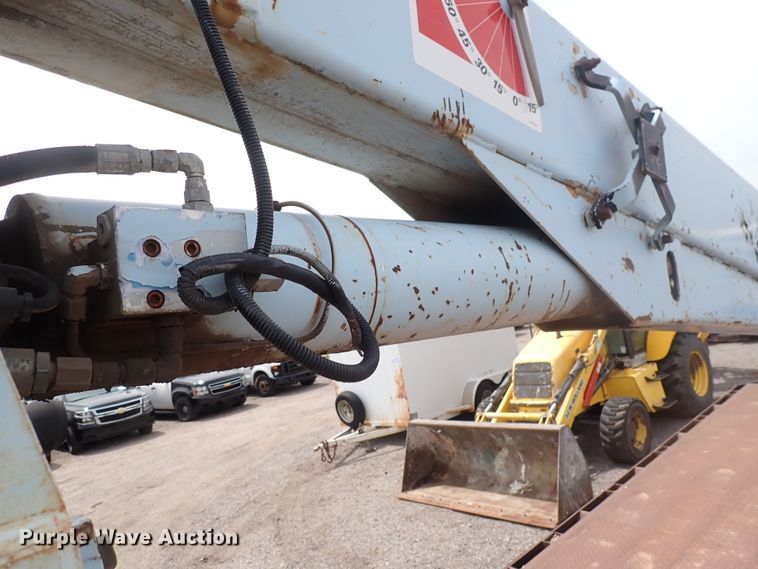 image for item DJ5604 1996 Ford F800  crane truck