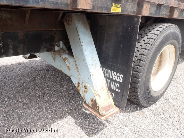 image for item DJ5604 1996 Ford F800  crane truck