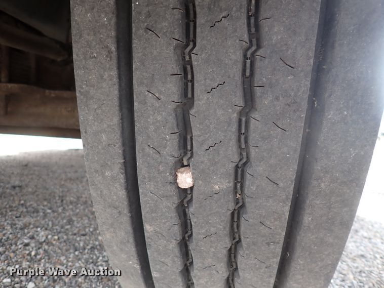 image for item DJ5604 1996 Ford F800  crane truck