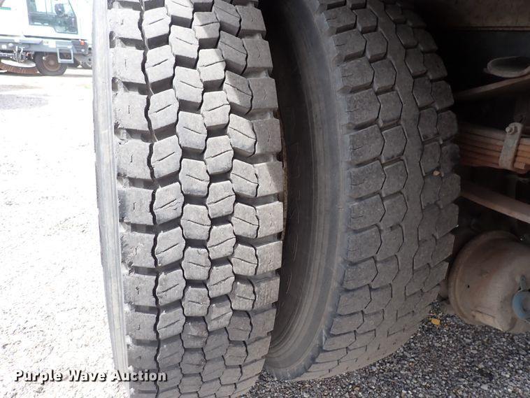 image for item DJ5604 1996 Ford F800  crane truck