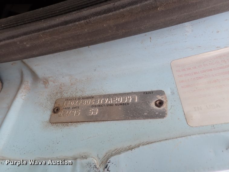 image for item DJ5604 1996 Ford F800  crane truck