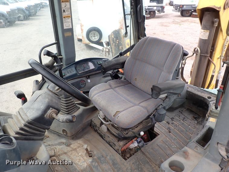 image for item DJ5605 2006 New Holland B95  backhoe
