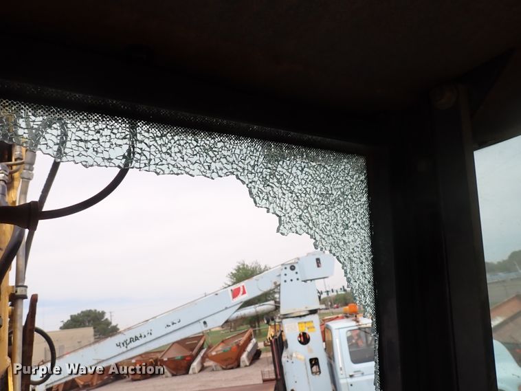 image for item DJ5605 2006 New Holland B95  backhoe