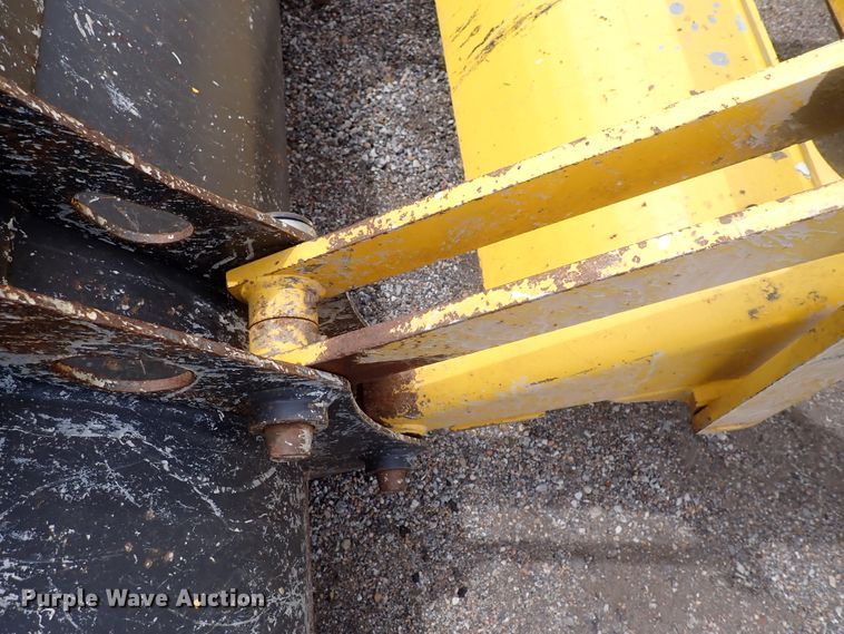 image for item DJ5605 2006 New Holland B95  backhoe