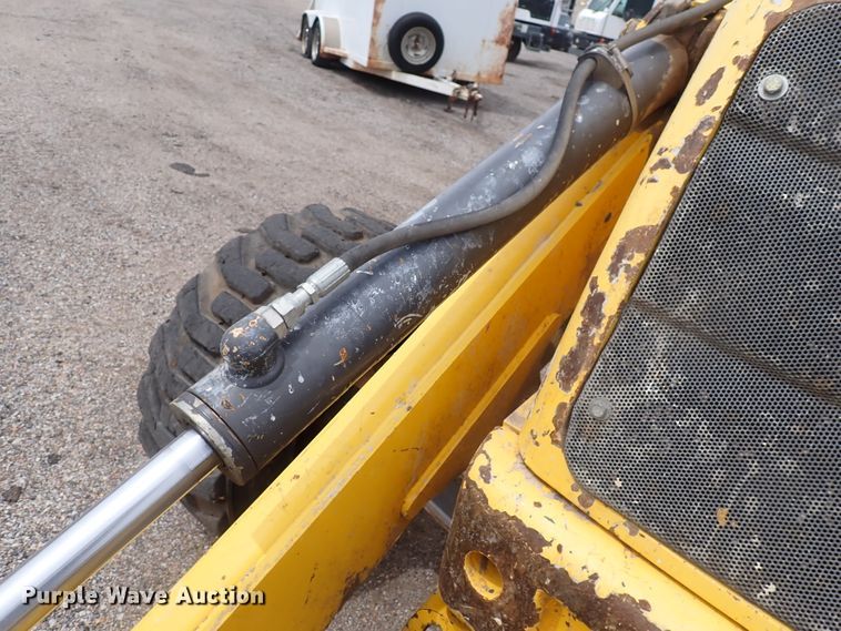 image for item DJ5605 2006 New Holland B95  backhoe