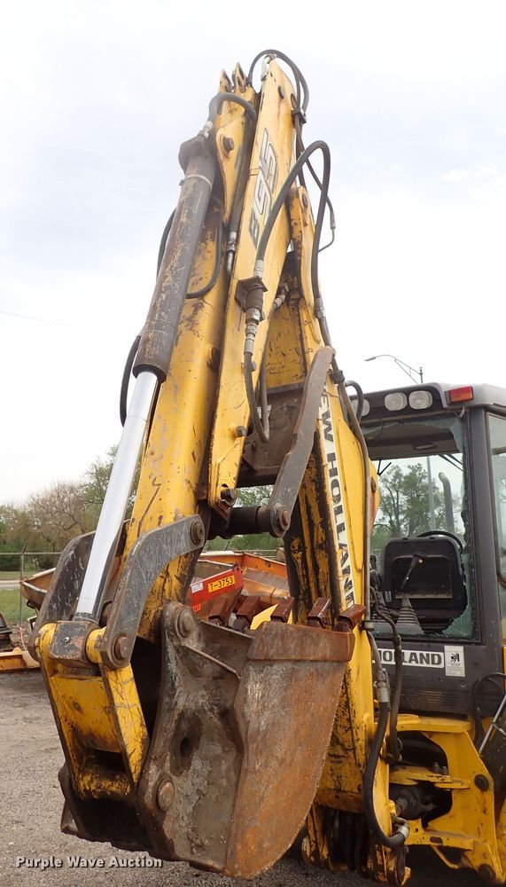 image for item DJ5605 2006 New Holland B95  backhoe