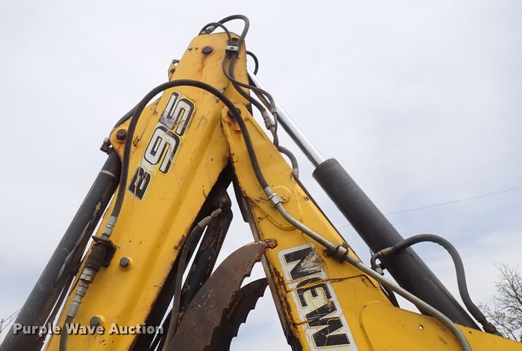 image for item DJ5605 2006 New Holland B95  backhoe