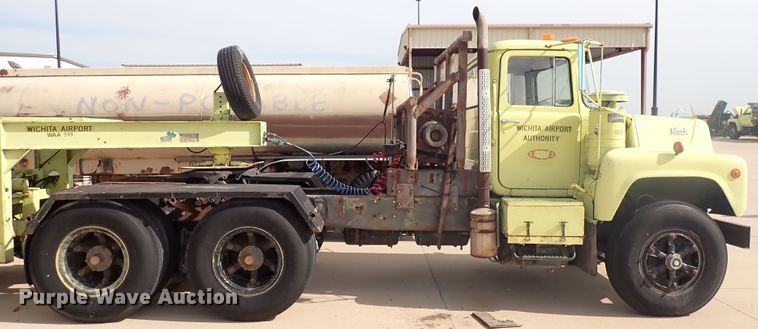 image for item DJ5610 1983 Mack DM492S  semi truck