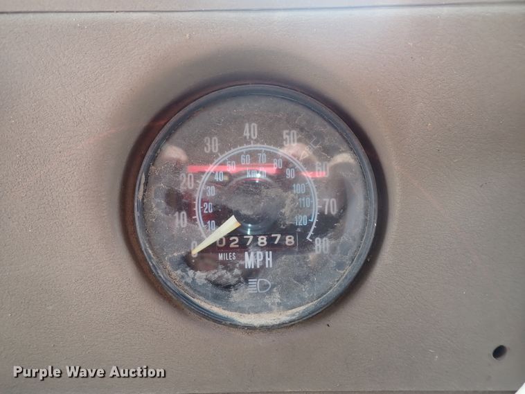 image for item DJ5610 1983 Mack DM492S  semi truck