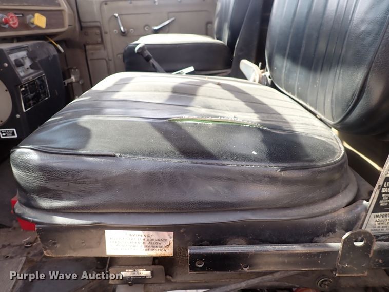 image for item DJ5610 1983 Mack DM492S  semi truck