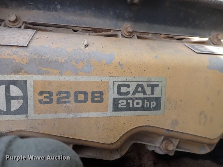 image for item DJ5610 1983 Mack DM492S  semi truck