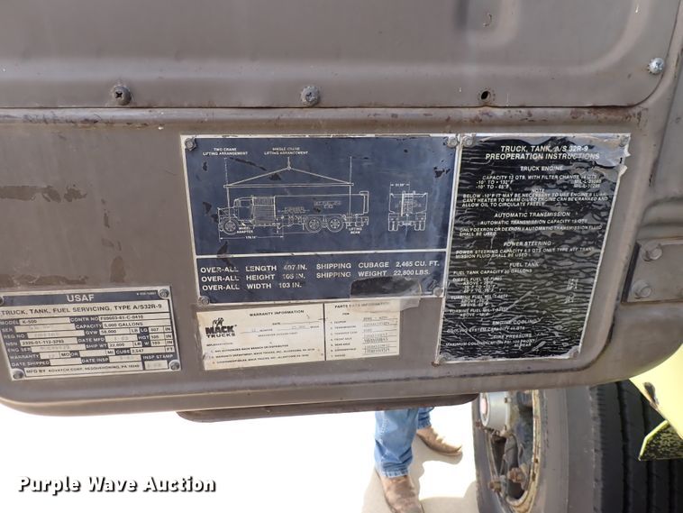 image for item DJ5610 1983 Mack DM492S  semi truck