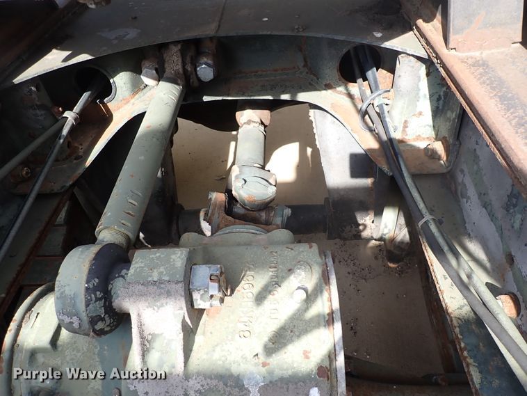 image for item DJ5610 1983 Mack DM492S  semi truck