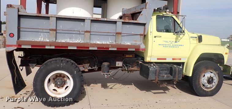 image for item DJ5612 1997 Ford F700  dump truck