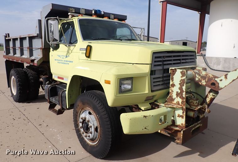 image for item DJ5612 1997 Ford F700  dump truck