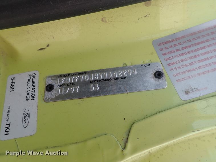 image for item DJ5612 1997 Ford F700  dump truck