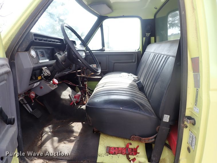 image for item DJ5612 1997 Ford F700  dump truck