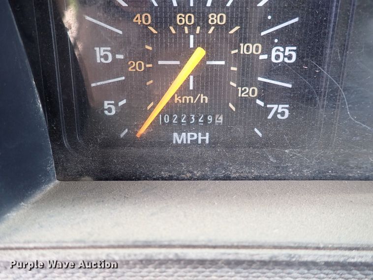 image for item DJ5612 1997 Ford F700  dump truck