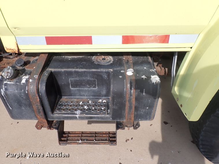 image for item DJ5612 1997 Ford F700  dump truck