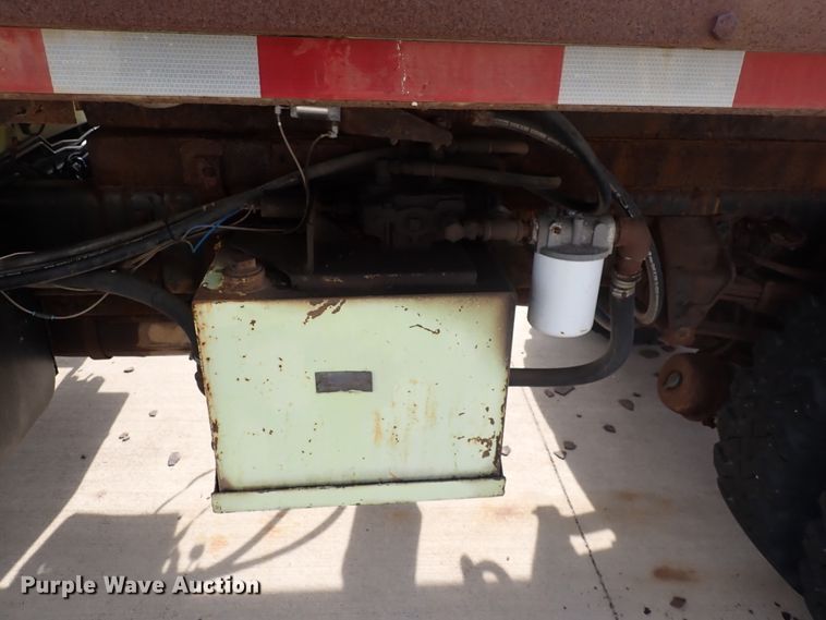 image for item DJ5612 1997 Ford F700  dump truck