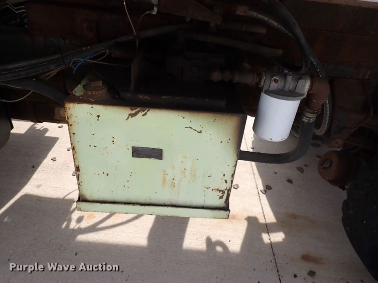 image for item DJ5612 1997 Ford F700  dump truck