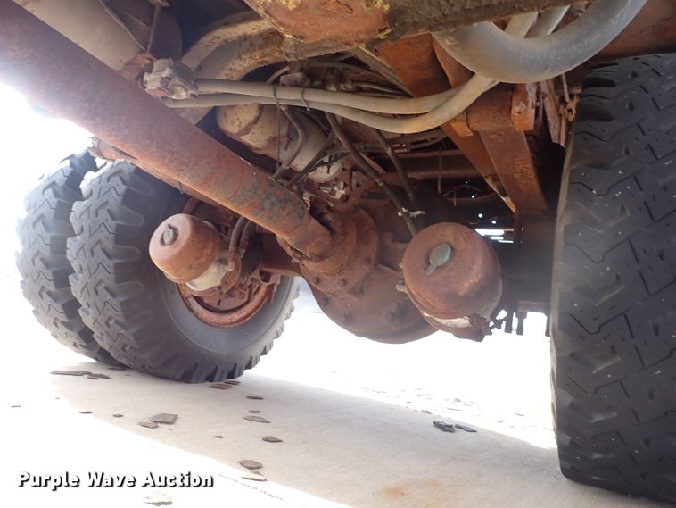 image for item DJ5612 1997 Ford F700  dump truck