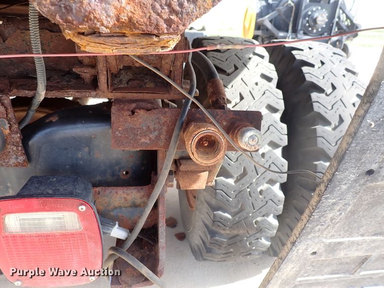 image for item DJ5612 1997 Ford F700  dump truck