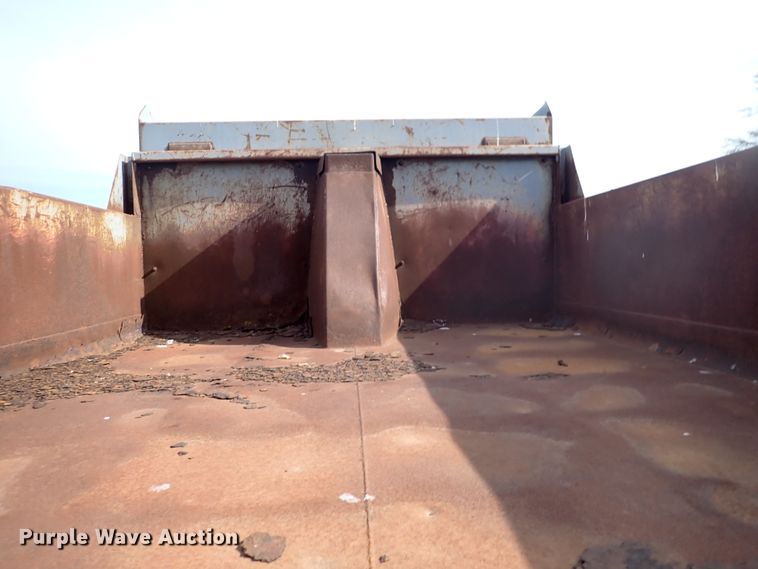 image for item DJ5612 1997 Ford F700  dump truck