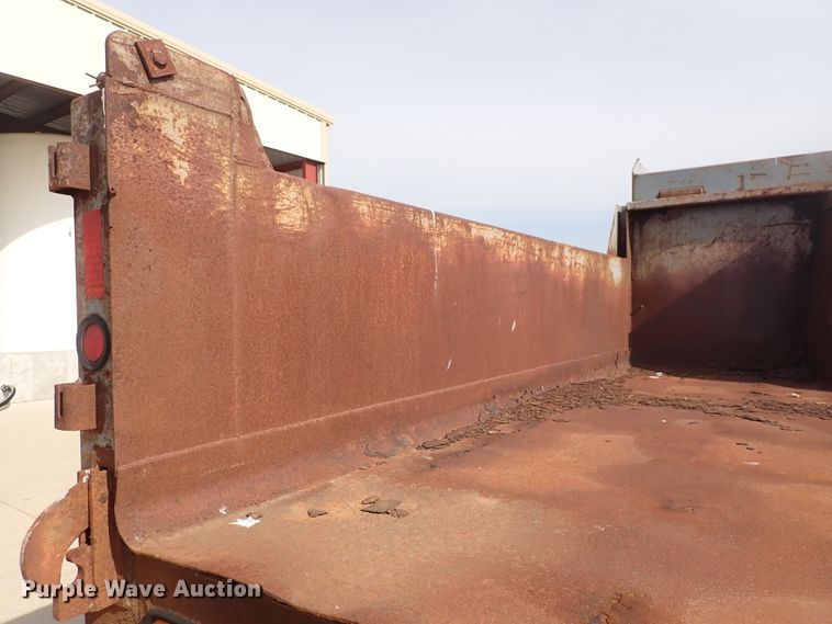 image for item DJ5612 1997 Ford F700  dump truck