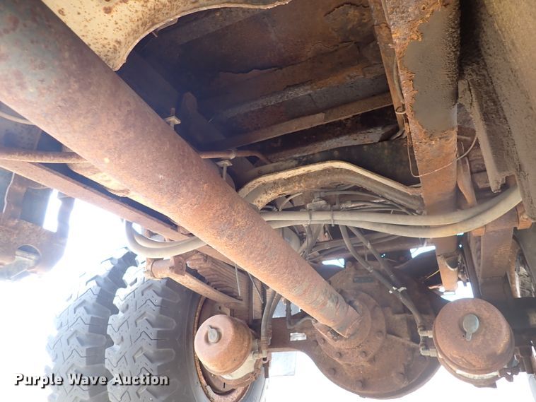 image for item DJ5612 1997 Ford F700  dump truck