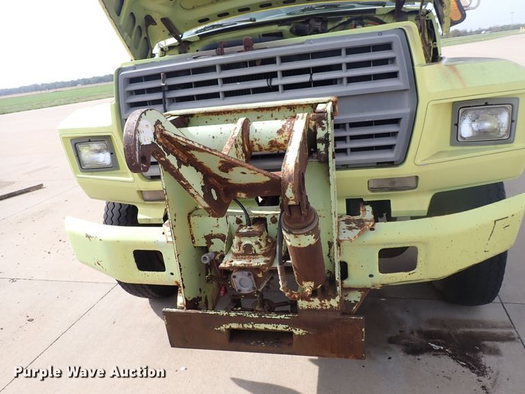 image for item DJ5612 1997 Ford F700  dump truck